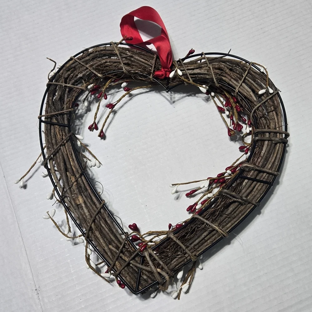 Heart-Shaped Holiday Wreath with Red and White Pip Berry Accents, wall door, 12